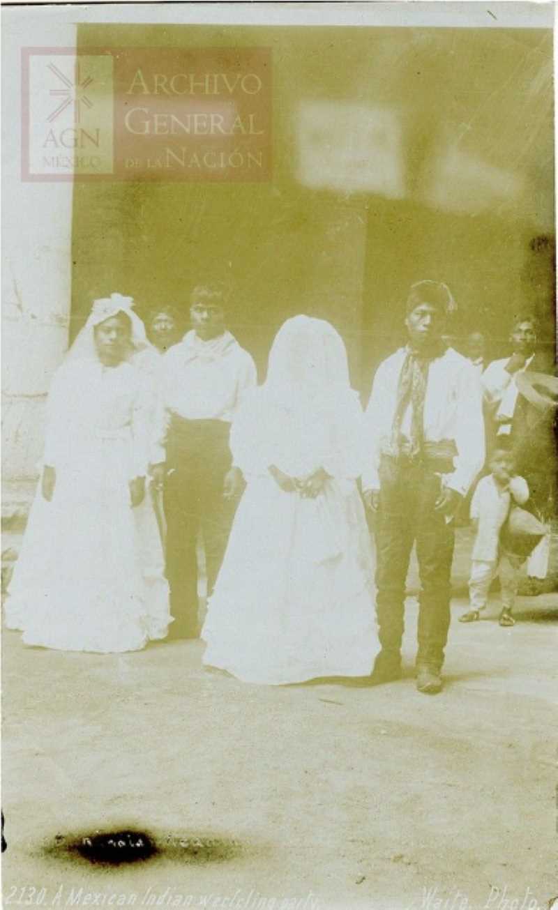 Wedding of an indigenous couple.