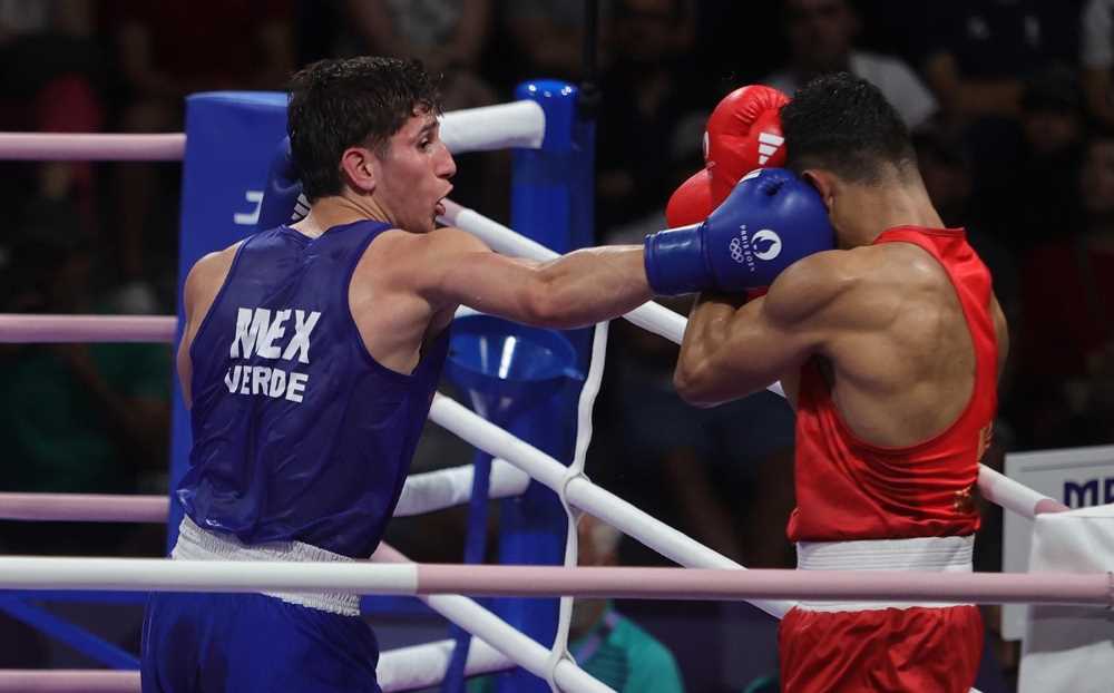 Boxer Marco Verde Brings Home a Medal for Mexico