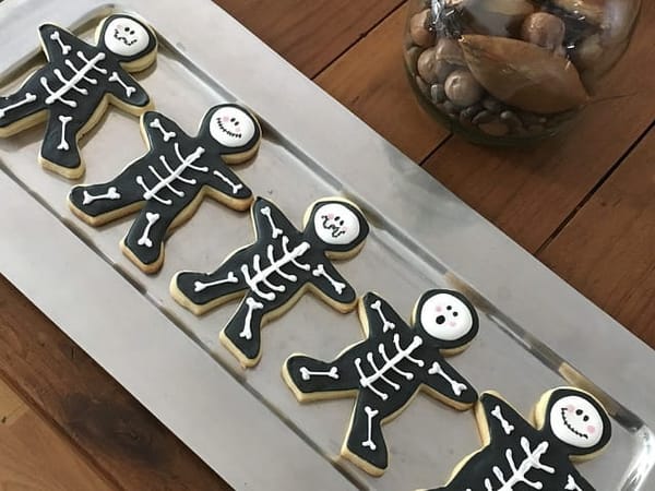  Skeleton cookies