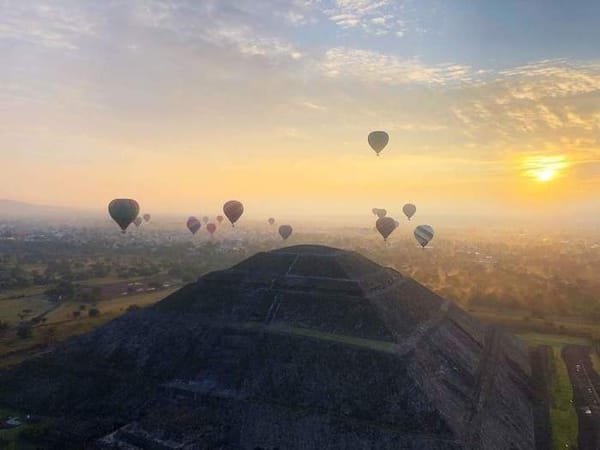 Hot air balloon flight in Mexico City.