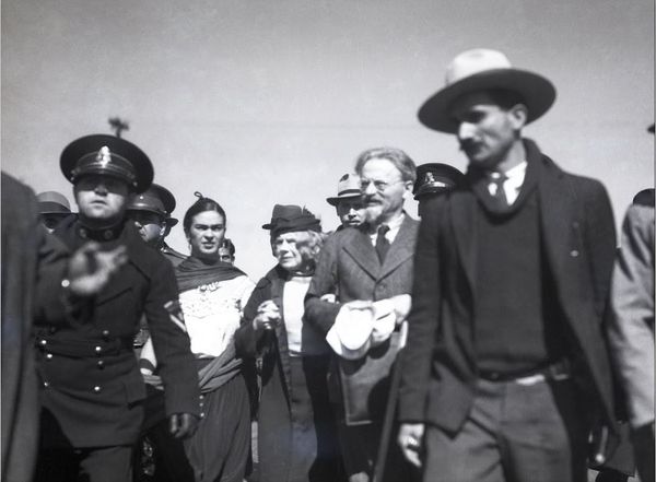 Leon Trotsky and Natalia Sedova's Arrival to Mexico.