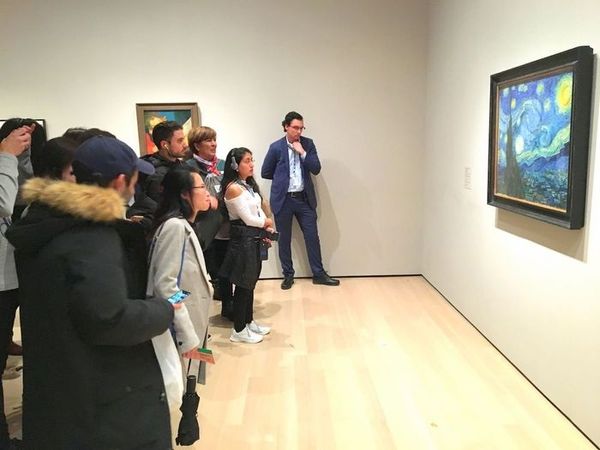 Visitar museos y galerías