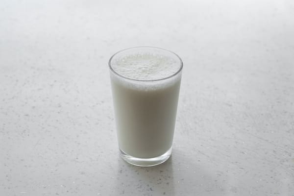 Le lait alternatif le plus sain est celui fabriqué à partir de plantes, selon des études récentes.