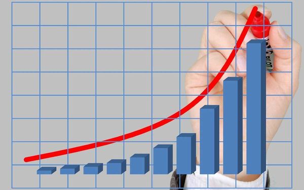 Banco de México's commitment to low inflation: A key driver of economic progress.