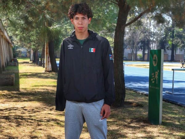 Jesús Jáuregui García trains at CNAR, the National Center for the Development of Sports Talents and High Performance.