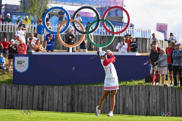 Gaby López is in third place at the end of the first round of stroke play at Paris 2024 golf.