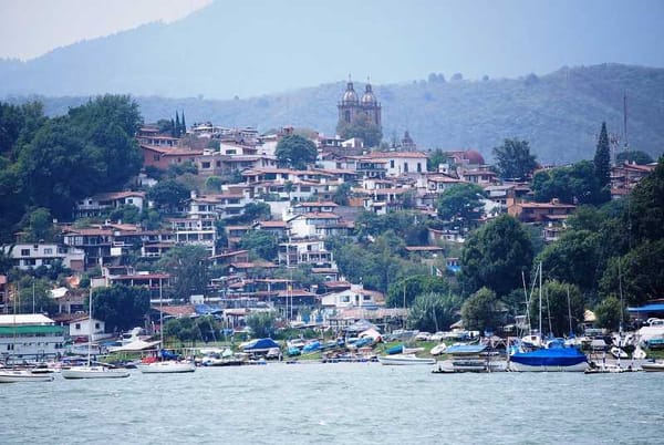 From paragliding thrills to lakeside chills, Valle de Bravo is the perfect weekend escape.